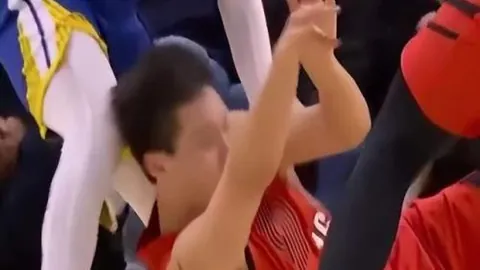 C罗点球精准，把握时机独到，未久留旁观